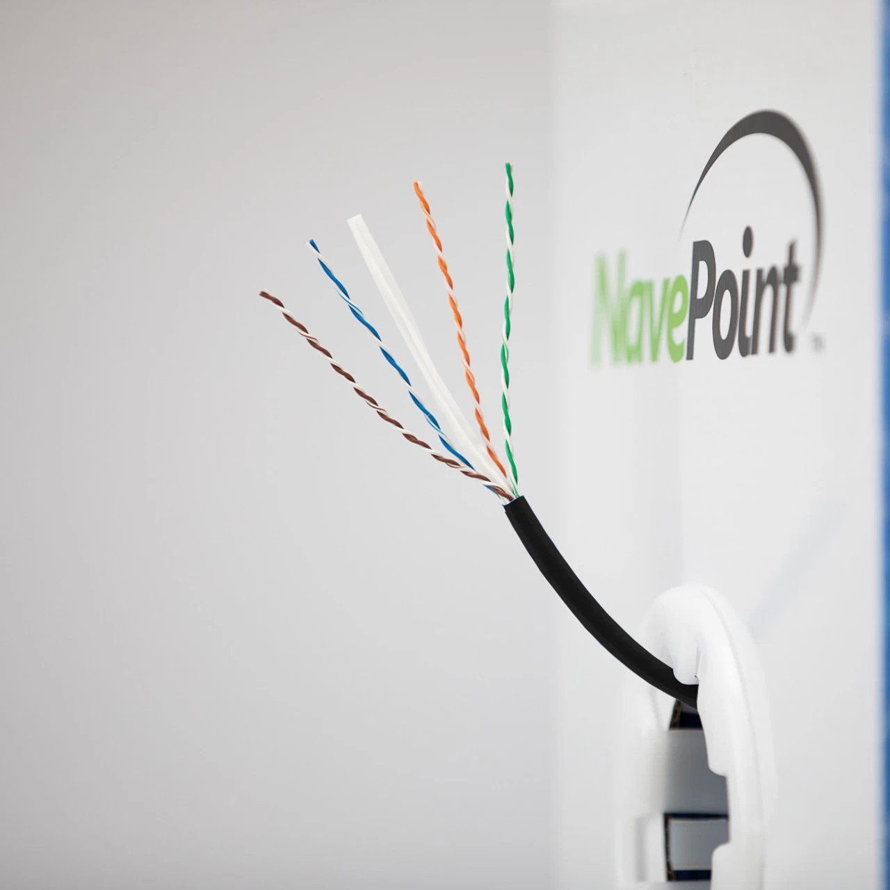 NavePoint CAT6 Bulk Network Cable Ethernet UTP CCA - 250 Ft Black 6 NavePoint CAT6 Bulk Network Cable Ethernet UTP CCA - 250 Ft Black - Image 4